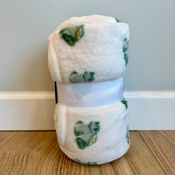 Frogs Printed Plush Throw Blanket - Room Essentials - Picture 8 of 10